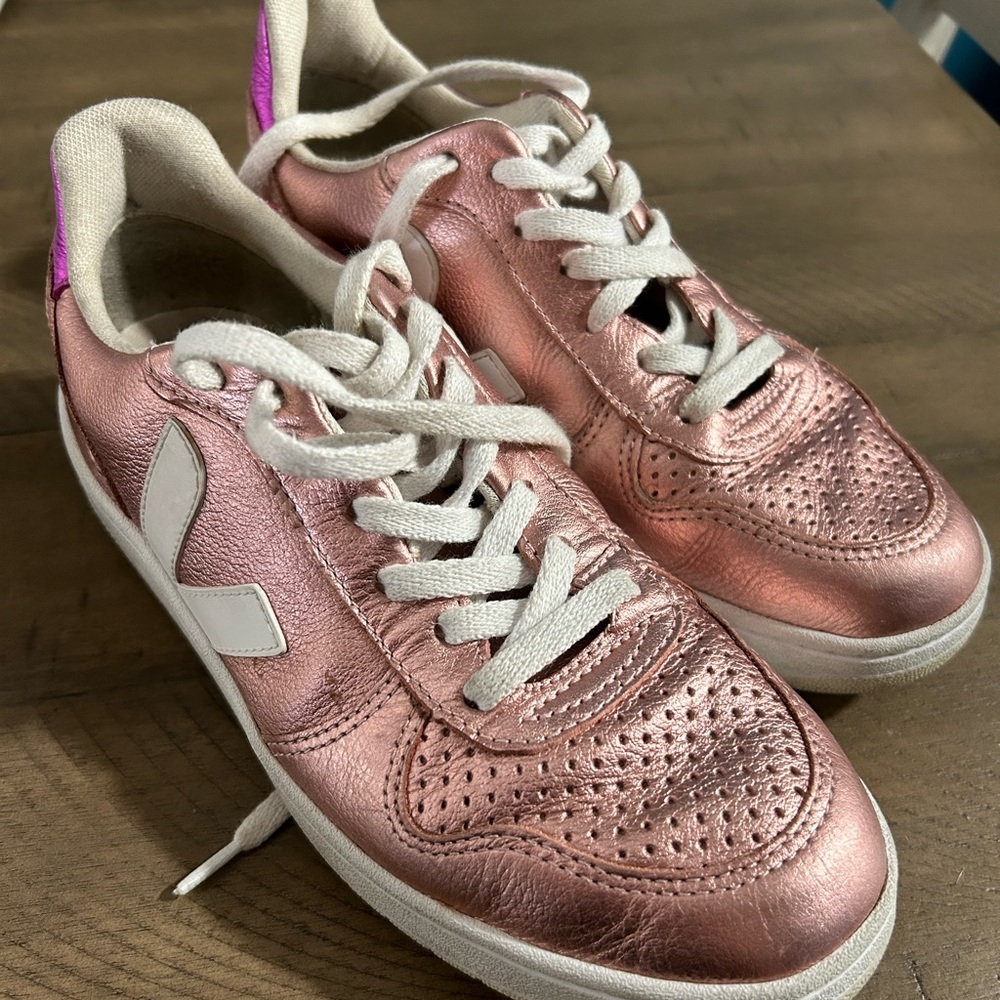 Veja sneakers pink size 7 good condition
